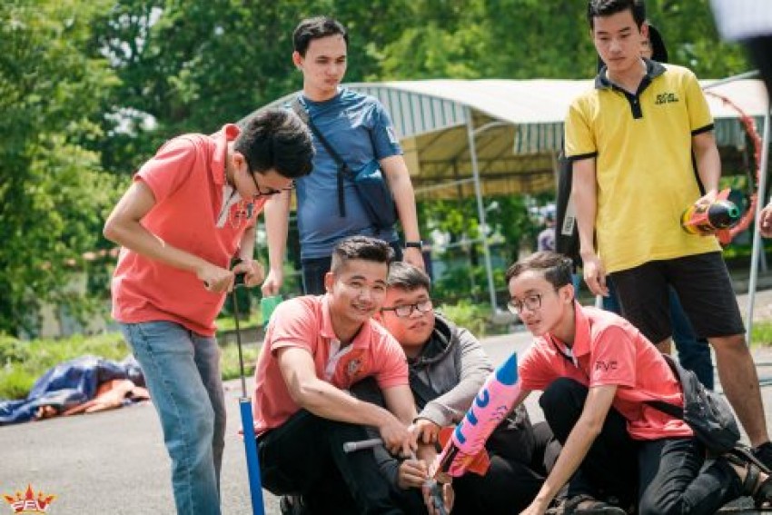 Giải thưởng sáng tạo đã thuộc về tên lửa được trang trí tông màu hồng ấn tượng của các thành viên đến từ CLB Vovinam