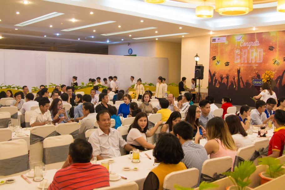 Đêm tiệc ấm cúng của tân khoa tốt nghiệp đợt 1/2017
