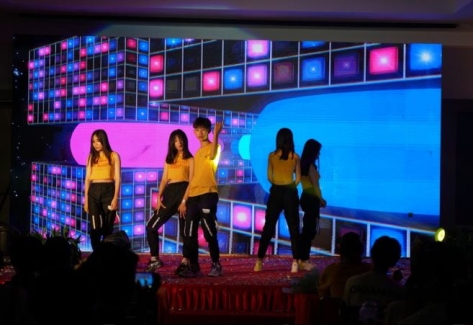 Vũ điệu K-Pop bùng cháy sân khấu Đại học FPT