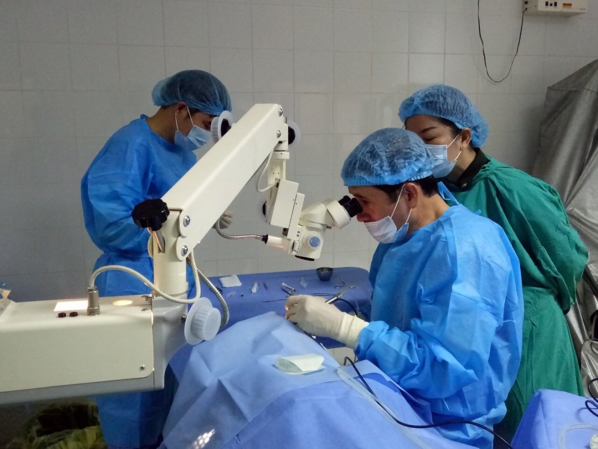 Đoàn công tác Bệnh viện TWQĐ 108 tham gia khám chữa bệnh tại Huyện biên giới Xiêng Khọ, CHDCND Lào