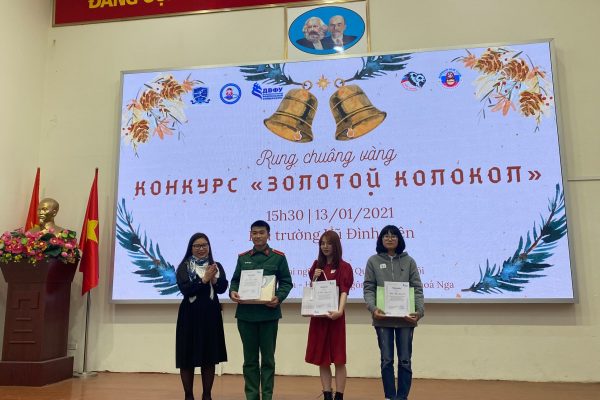 Sôi nổi cuộc thi Rung chuông vàng  dành cho người học tiếng Nga tại Hà Nội năm 2021