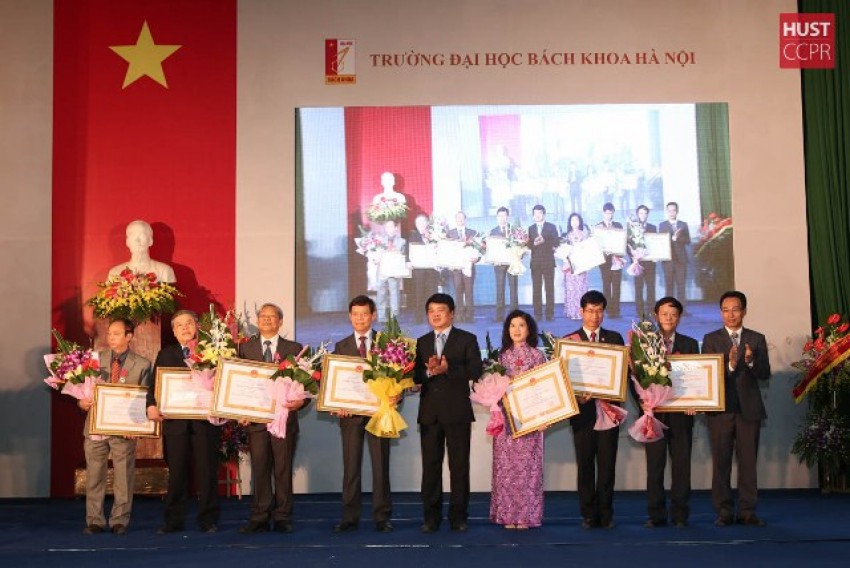 Lễ kỷ niệm ngày Nhà giáo Việt Nam và trao tặng các danh hiệu cao quý