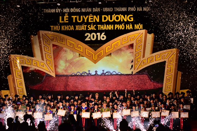 Bốn sinh viên Trường ĐHBK Hà Nội được vinh danh thủ khoa xuất sắc 2016