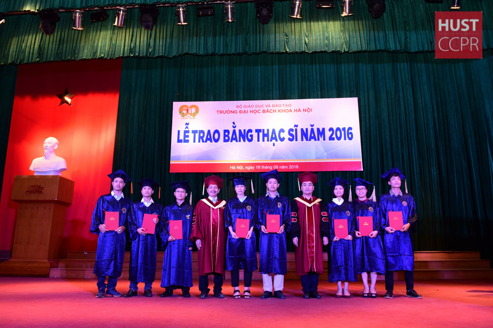 508 tân thạc sỹ nhận bằng tốt nghiệp năm 2016