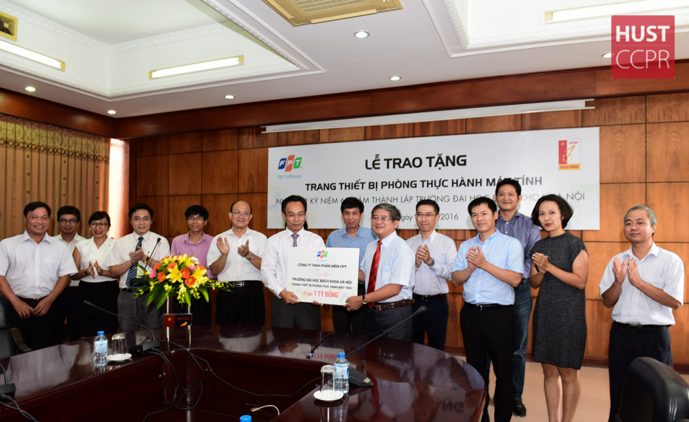 Trường ĐHBK Hà Nội tiếp nhận tài trợ của Công ty cổ phần Phần mềm FPT