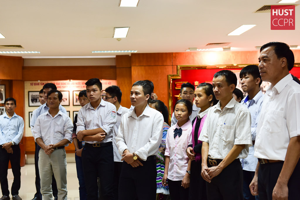 Đoàn cán bộ và học sinh Lào Cai thăm Trường ĐHBK Hà Nội