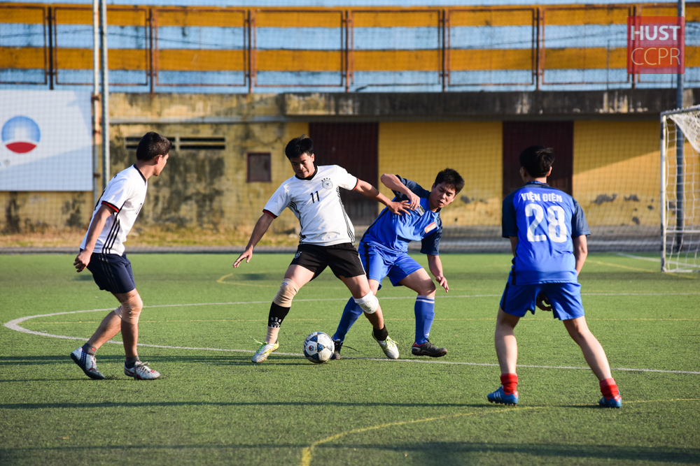 Liên Phòng Ban giành cúp vô địch Giải bóng đá cán bộ trẻ Trường ĐHBK Hà Nội năm 2016