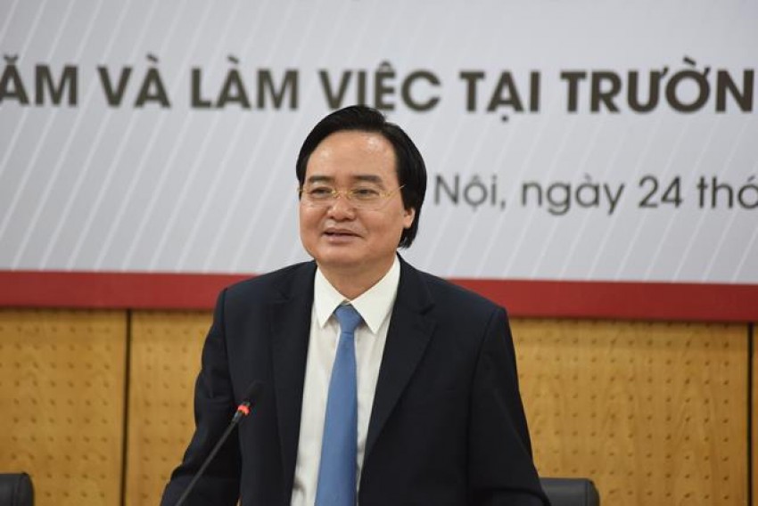 Bộ trưởng Phùng Xuân Nhạ đến thăm và làm việc tại Trường ĐHBK Hà Nội