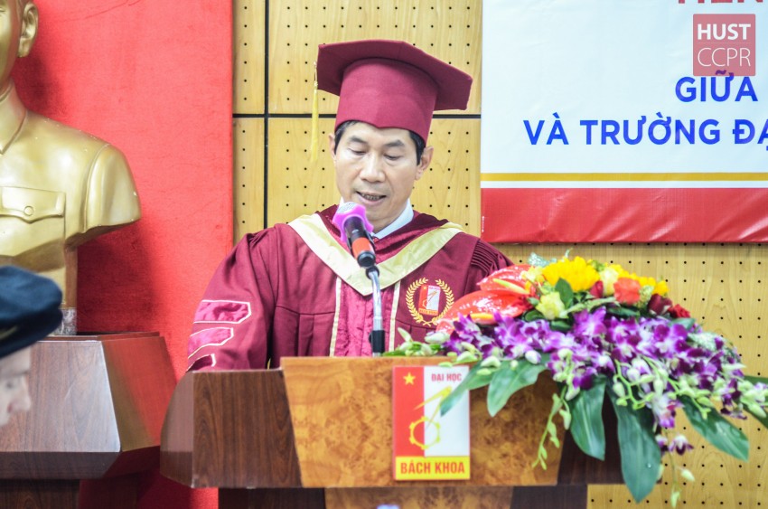 39 tân cử nhân nhận bằng tiếng Anh chuyên nghiệp quốc tế (IPE)