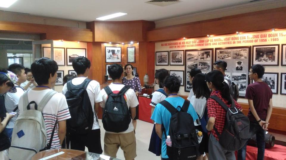 Tăng cường kỹ năng ngoại ngữ thông qua giao lưu văn hóa học thuật