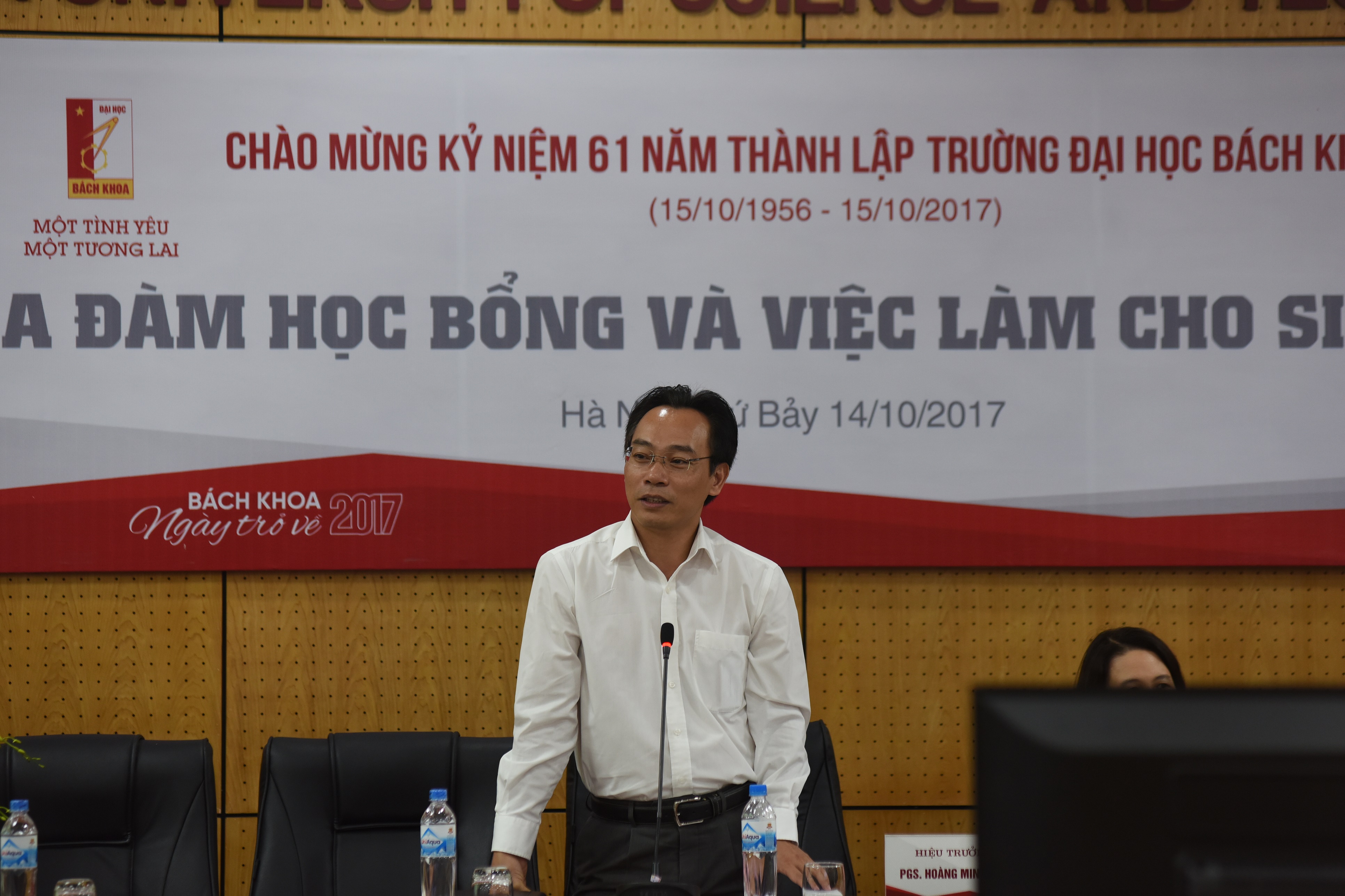 Tọa đàm học bổng và việc làm cho sinh viên