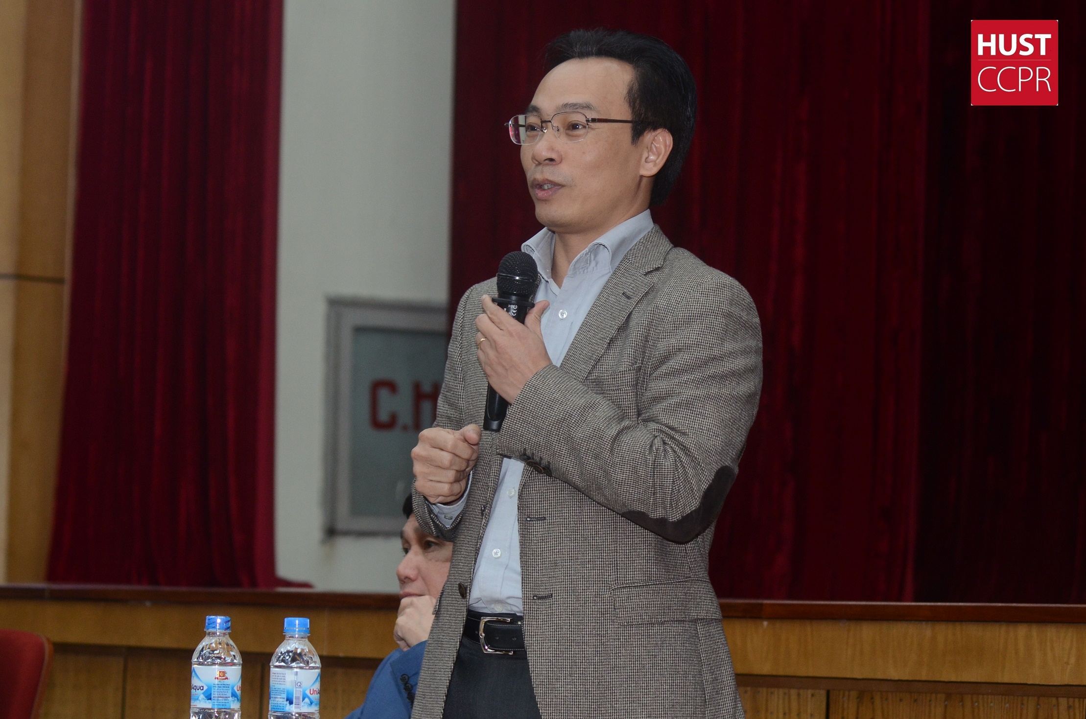 Lãnh đạo Trường gặp mặt thân mật các tiến sĩ trẻ