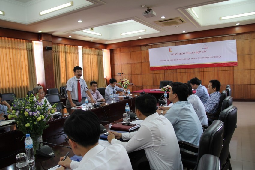 EVN Hà Nội và Trường ĐHBK Hà Nội đẩy mạnh hợp tác lĩnh vực năng lượng điện.