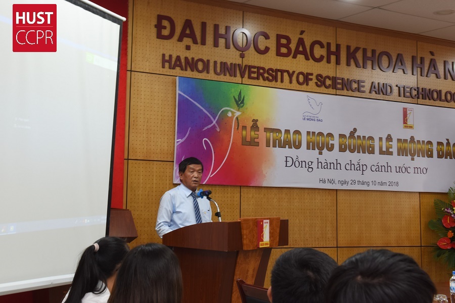 25 suất học bổng Lê Mộng Đào trao cho sinh viên ĐHBK Hà Nội