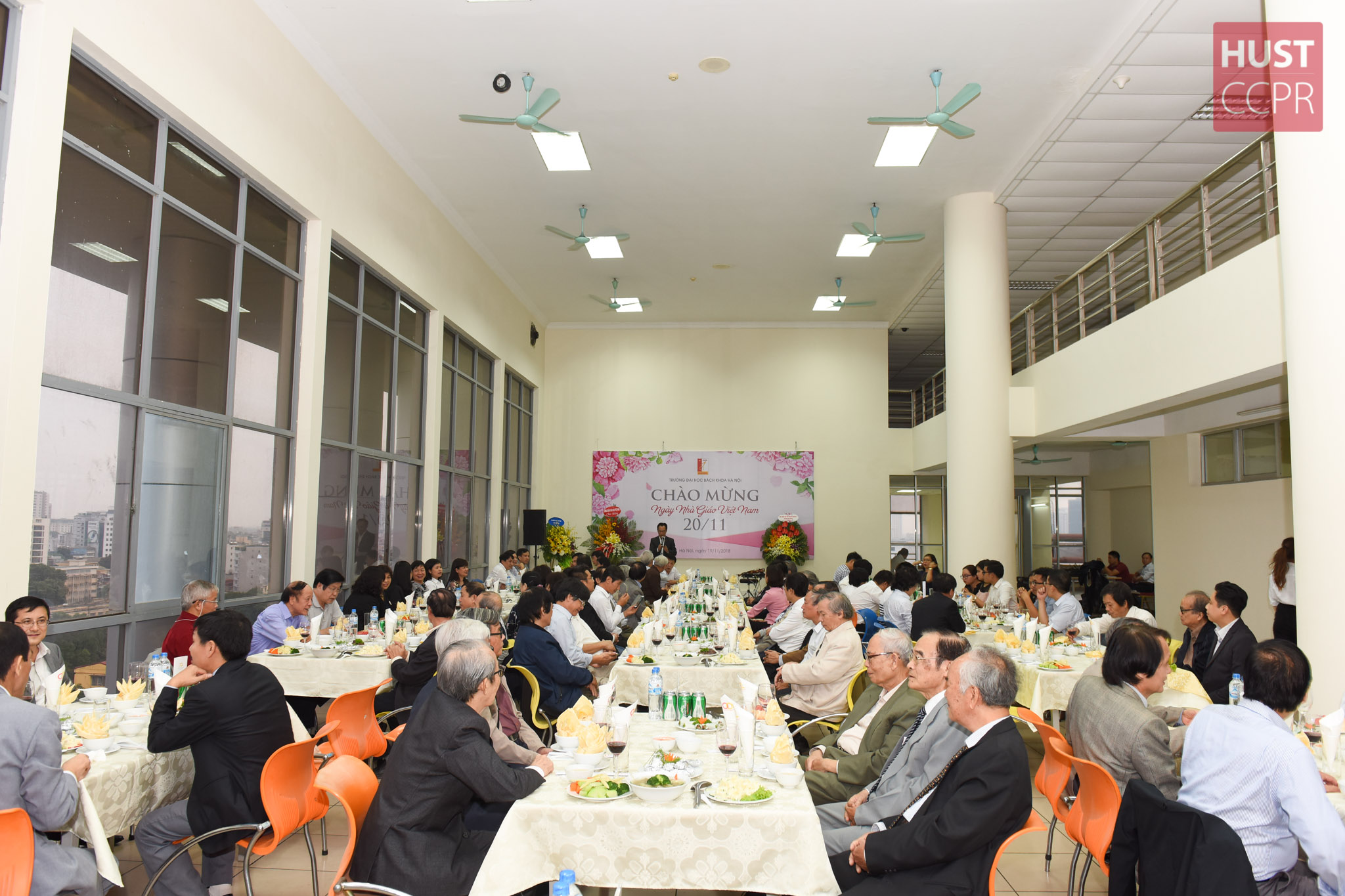 Ấm áp buổi gặp mặt tri ân ngày Nhà giáo Việt Nam năm 2018