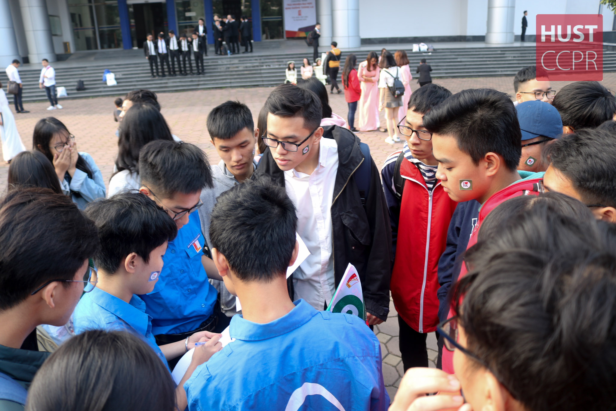 Trường ĐHBK Hà Nội tổ chức “tour” trải nghiệm đại học – định hướng tương lai cho học sinh THPT