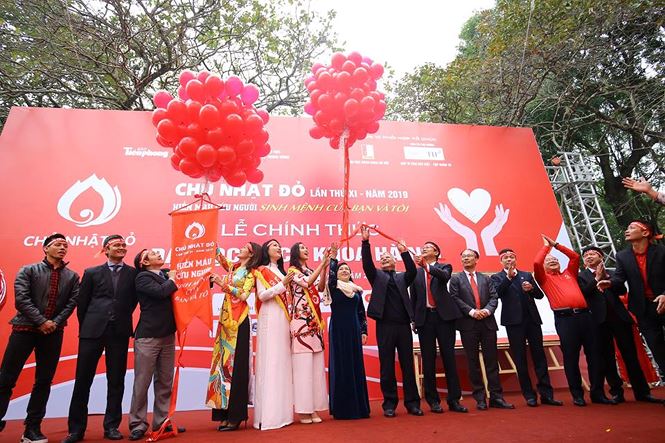 Chủ Nhật đỏ - Thương hiệu của yêu thương