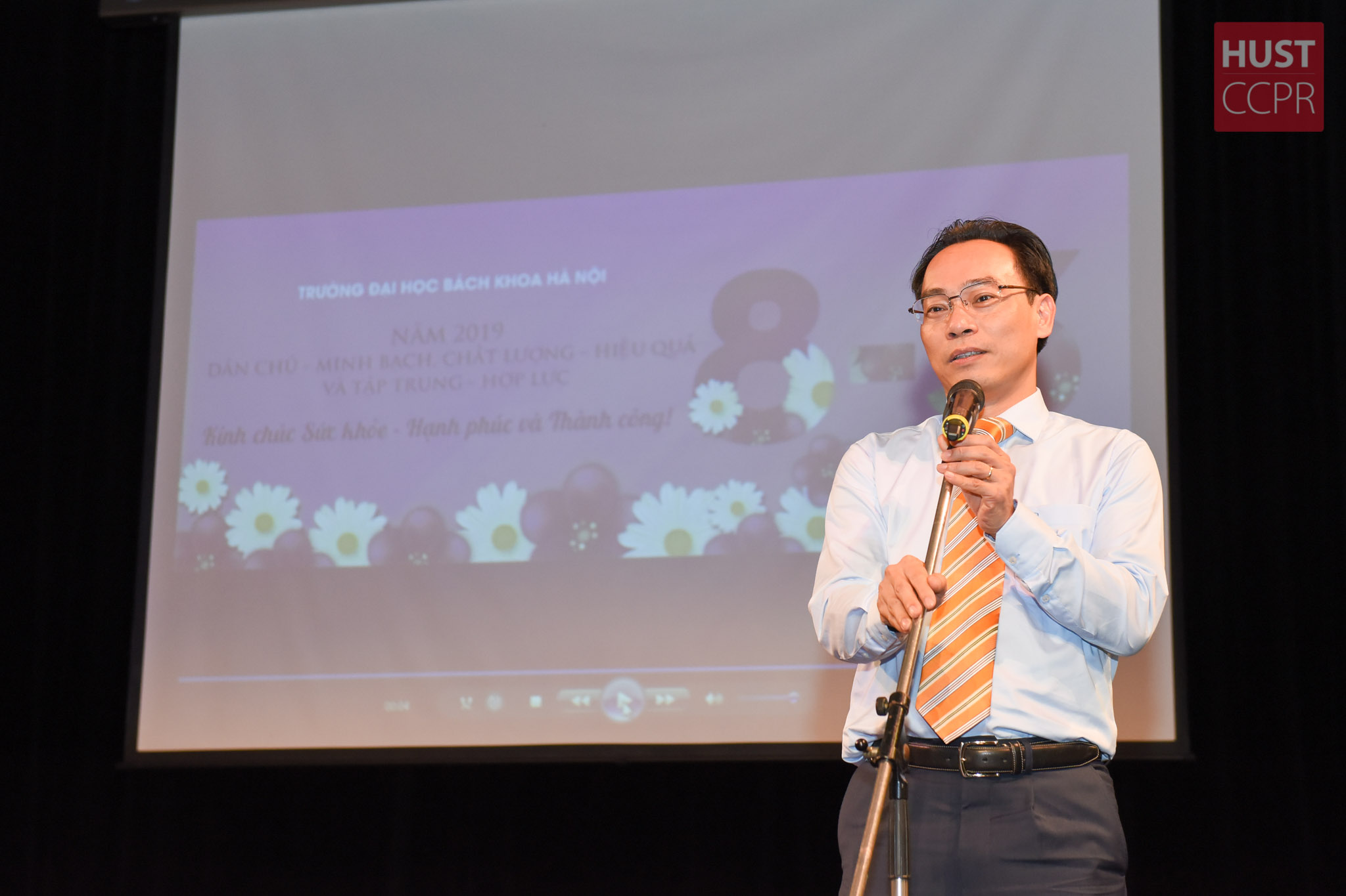 Ấm áp Lễ kỷ niệm ngày Quốc tế Phụ nữ 08/3