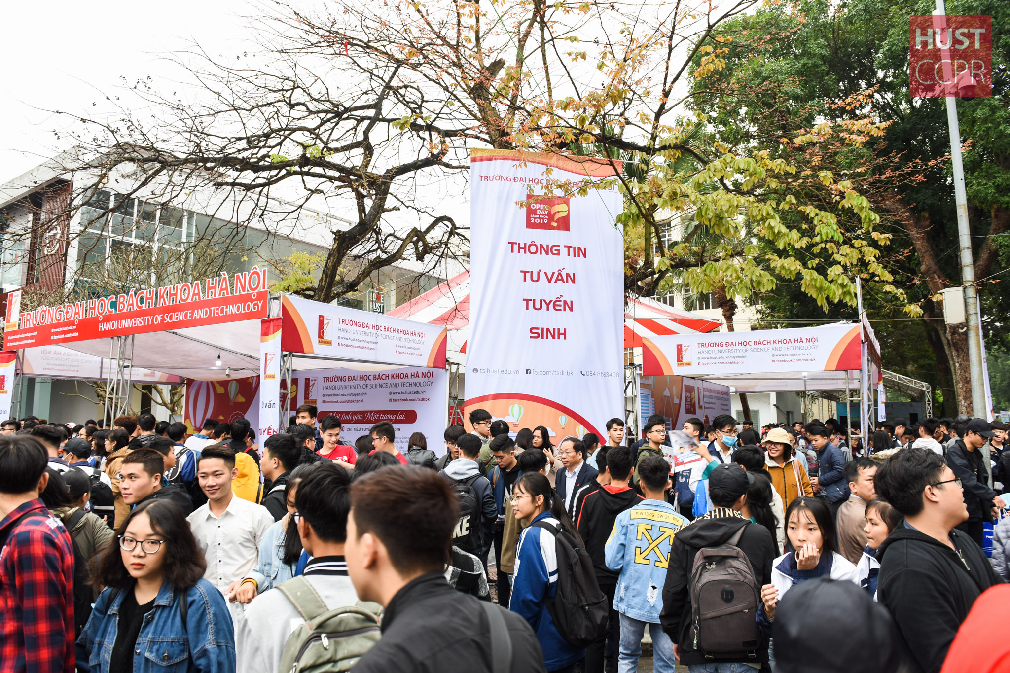 Hàng vạn học sinh tham gia Ngày hội Tư vấn tuyển sinh – hướng nghiệp năm 2019 tại Trường ĐHBK Hà Nội