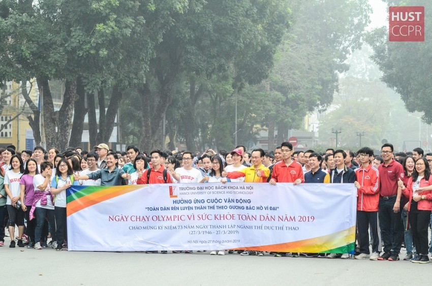 Trường ĐHBK Hà Nội hưởng ứng “Ngày chạy Olympic vì sức khỏe toàn dân”