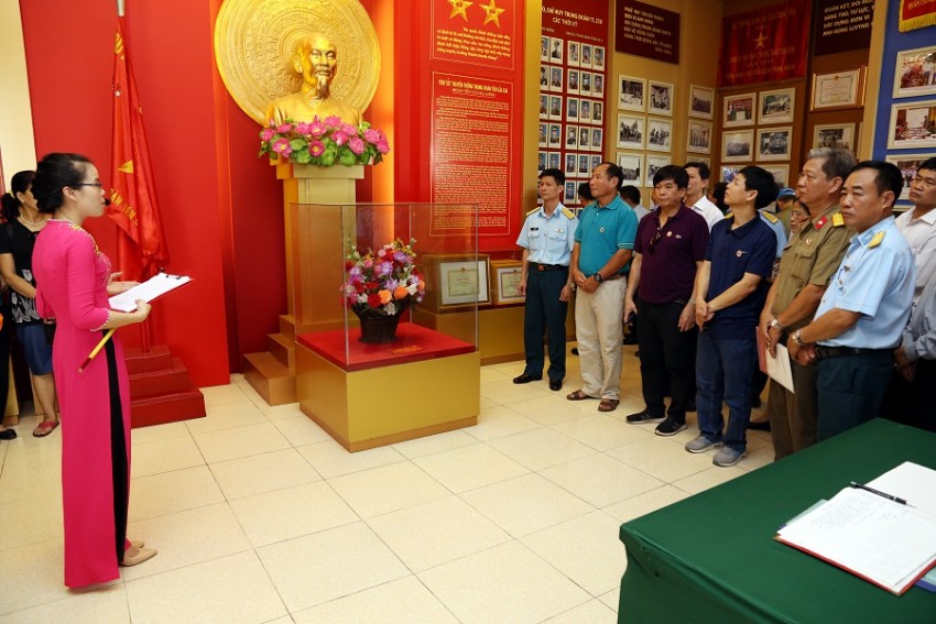 Hội Cựu chiến binh Trường ĐHBK Hà Nội thăm và giao lưu với Trung đoàn 238