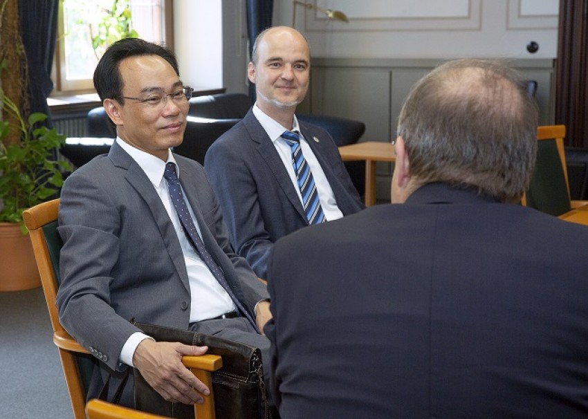 Cơ hội nhận song bằng Thạc sĩ ngành Hóa học của ĐHBK Hà Nội và ĐH Rostock