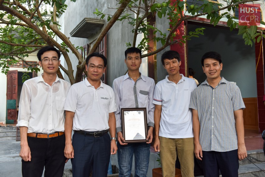 Thủ khoa khối A năm 2019 nhận học bổng khuyến khích tài năng của Trường ĐH Bách khoa Hà Nội