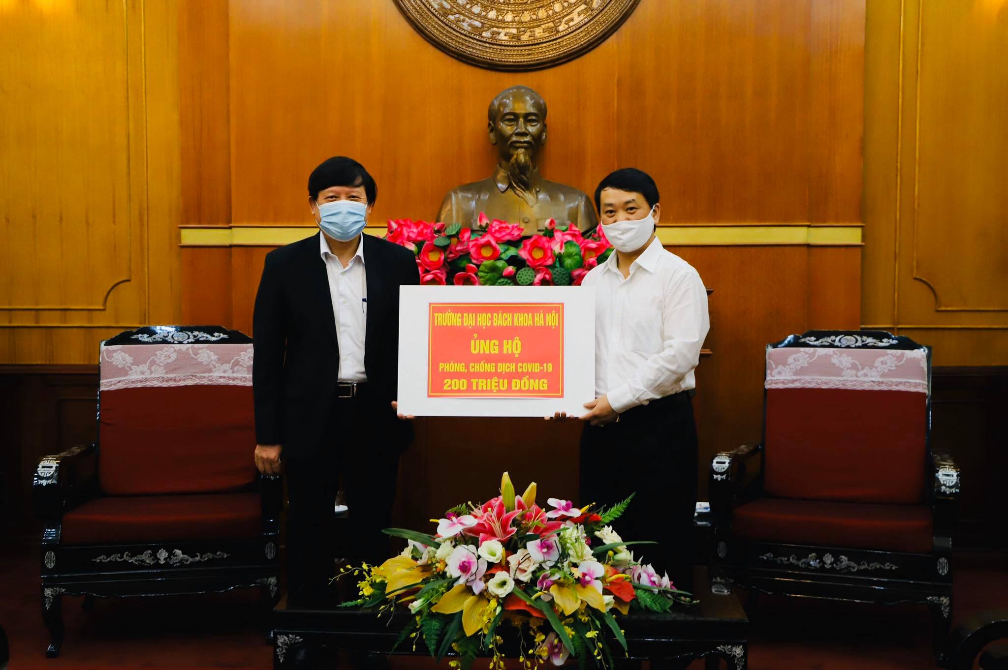 Trường ĐH Bách khoa Hà Nội góp 200 triệu đồng vào Quỹ phòng, chống Covid-19