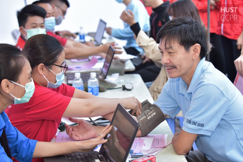 Bách khoa Hà Nội hiến hàng nghìn đơn vị máu