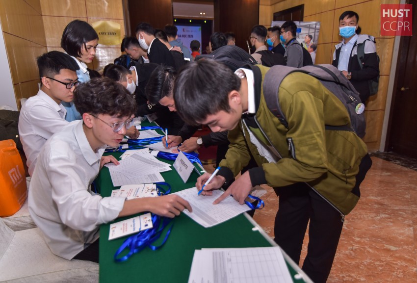 Cơ hội để sinh viên đến gần hơn với năng lượng tái tạo