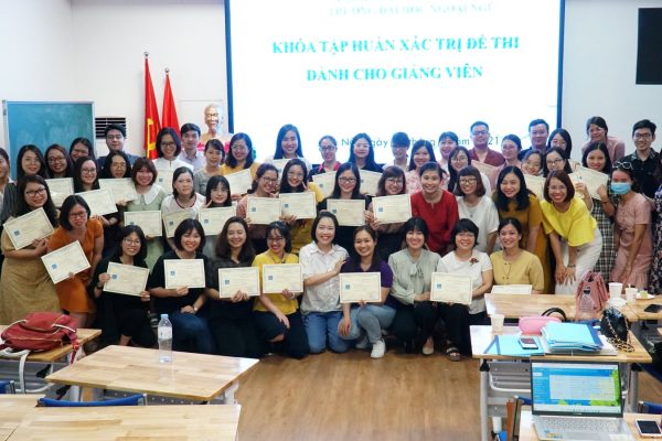 Tổ chức khóa tập huấn về xác trị đề thi cho giảng viên ULIS năm 2021