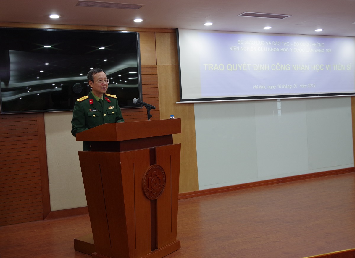 Trao quyết định công nhận 12 tân Tiến sĩ y học