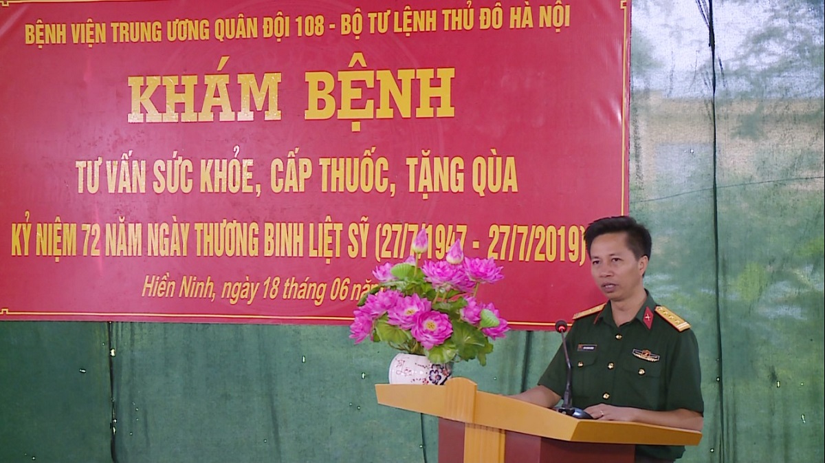 Thắm tình quân dân: Buổi khám bệnh cấp thuốc, tặng quà thứ 2 cho đối tượng chính sách nhân kỷ niệm 72 năm ngày Thương binh liệt sỹ