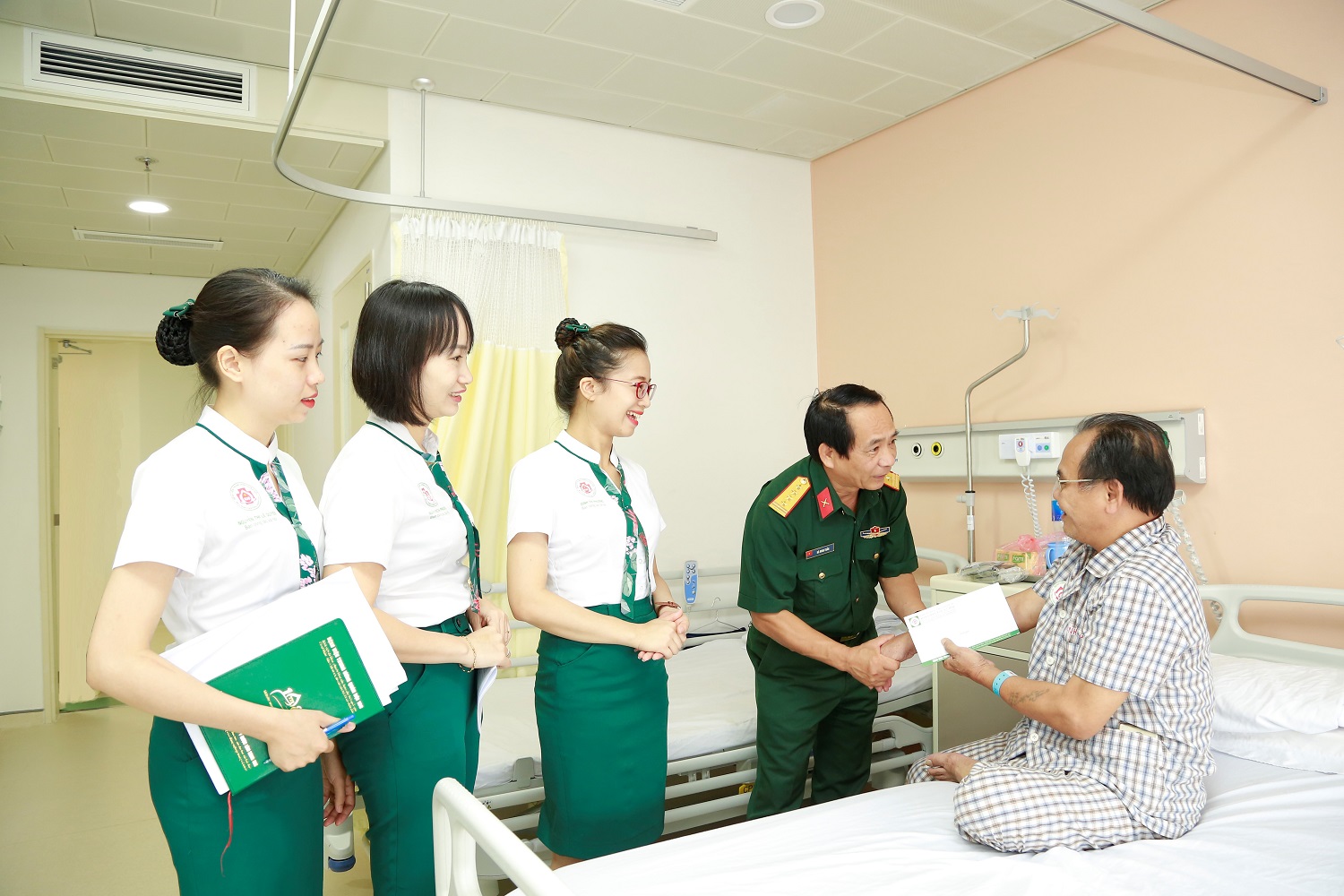 Hoạt động tri ân kỷ niệm Ngày Thương binh - Liệt sỹ (27/7)
