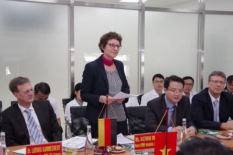 Đón tiếp đoàn công tác từ bộ giáo dục và nghiên cứu Liên Bang Đức đến thăm và làm việc tại Bệnh viên TWQĐ 108