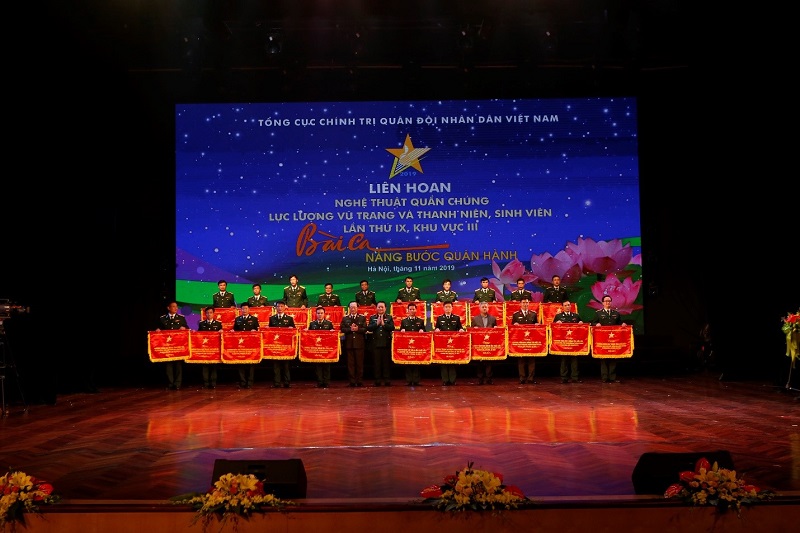 Chúc mừng đội Nghệ thuật quần chúng Bệnh viện TWQĐ 108 đạt thành tích cao tại Liên hoan Nghệ thuật quần chúng Lực lượng vũ trang và Thanh niên, Sinh viên lần thứ IX khu vực III