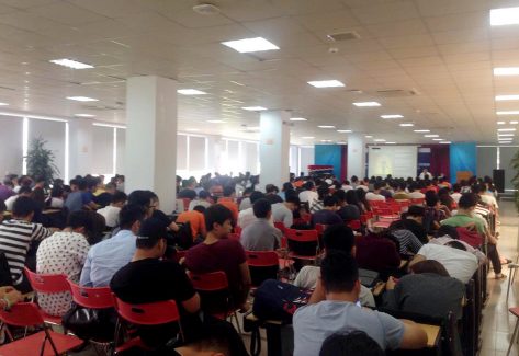 “Hãy cười thật nhiều khi có cơ hội”
