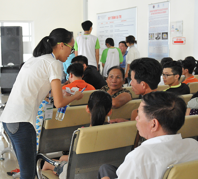 ĐH FPT Đà Nẵng mang yêu thương đến bệnh nhân ung bướu