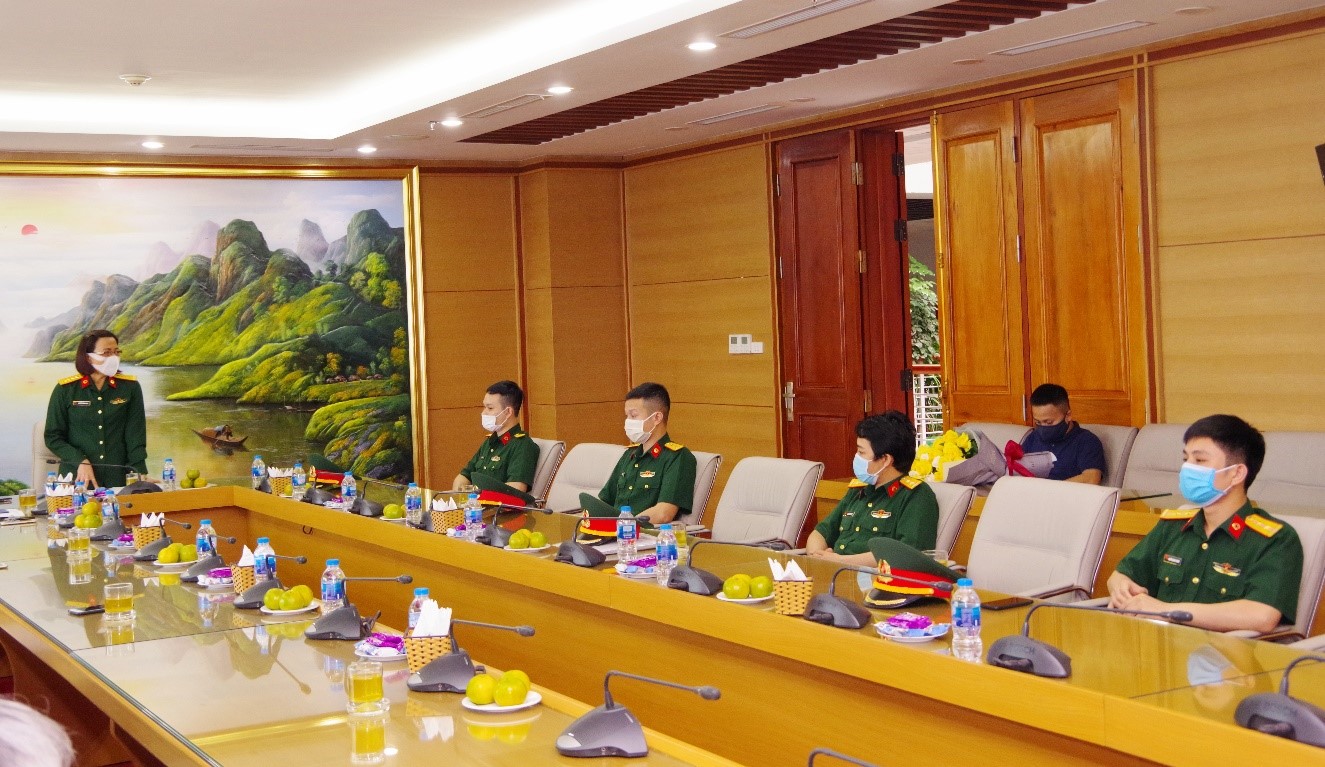 Đoàn công tác luân phiên của Bệnh viện TWQĐ 108 thực hiện nhiệm vụ tại Bệnh xá Đảo Song Tử Tây không ngại dịch đi theo tiếng gọi con tim