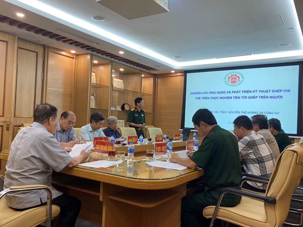 Thông qua thuyết minh đề tài cấp Bộ Quốc phòng: "Nghiên cứu ứng dụng và phát triển kỹ thuật ghép chi thể trên thực nghiệm tiến tới ghép trên người"