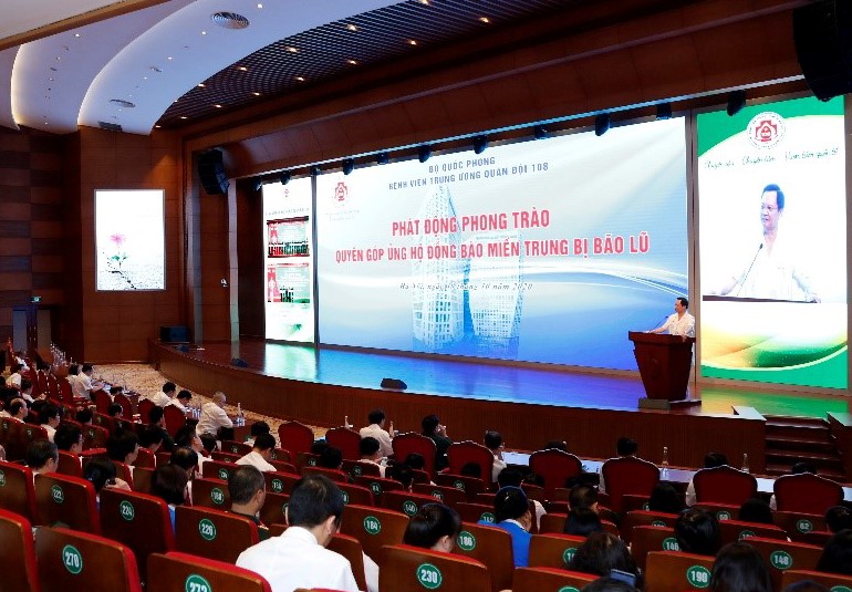 Bệnh viện TWQĐ 108 chung tay, góp sức cùng đồng bào miền Trung khắc phục thiệt hại bão, lũ