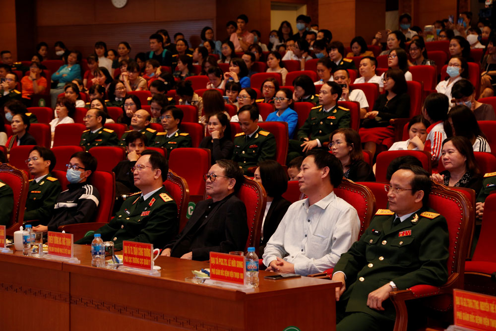 Công diễn và trao thưởng liên hoan nghệ thuật quần chúng Bệnh viện TWQĐ 108