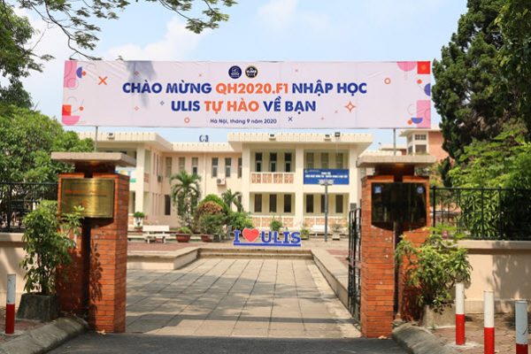 Sinh viên trúng tuyển thẳng khóa QH.2020 hào hứng đến ULIS nhập học