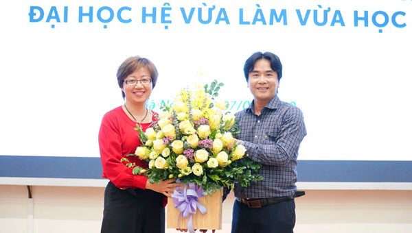 Khai giảng chương trình đào tạo đại học văn bằng 2 ngành tiếng Anh hệ VLVH khóa QH.2020