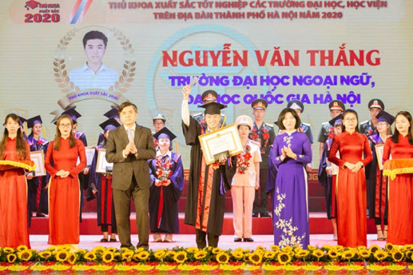 Thủ khoa đầu ra năm 2020: Hãy vào Ngoại ngữ để trải nghiệm thời tuổi trẻ cùng Tinh thần ULISer