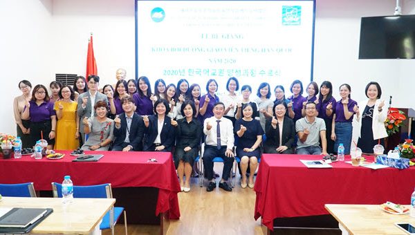 Bế giảng khóa bồi dưỡng giáo viên tiếng Hàn Quốc thuộc Dự án ULIS AKS Core