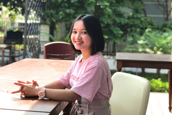 Thủ khoa Ngôn ngữ Pháp CLC 2020: “ULIS là nhà, là thanh xuân tuyệt vời của em”