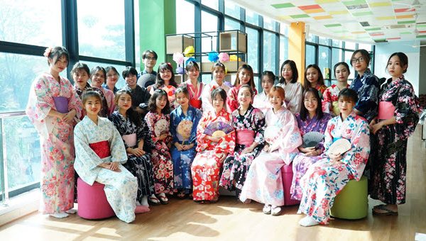 Tổ chức trải nghiệm mặc Yukata cho sinh viên ngành Ngôn ngữ Nhật CLC