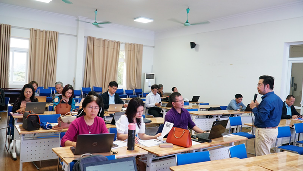 Tập huấn cho giảng viên xây dựng học liệu số ở bậc sau đại học