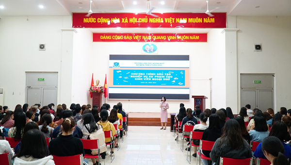 Khai giảng khóa 2 Khóa Nghiệp vụ sư phạm ngoại ngữ cho 170 sinh viên ULIS